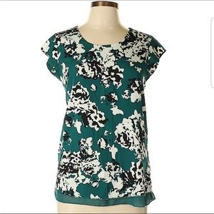 Banana Republic Emerald Green Day to night floral, open back blouse